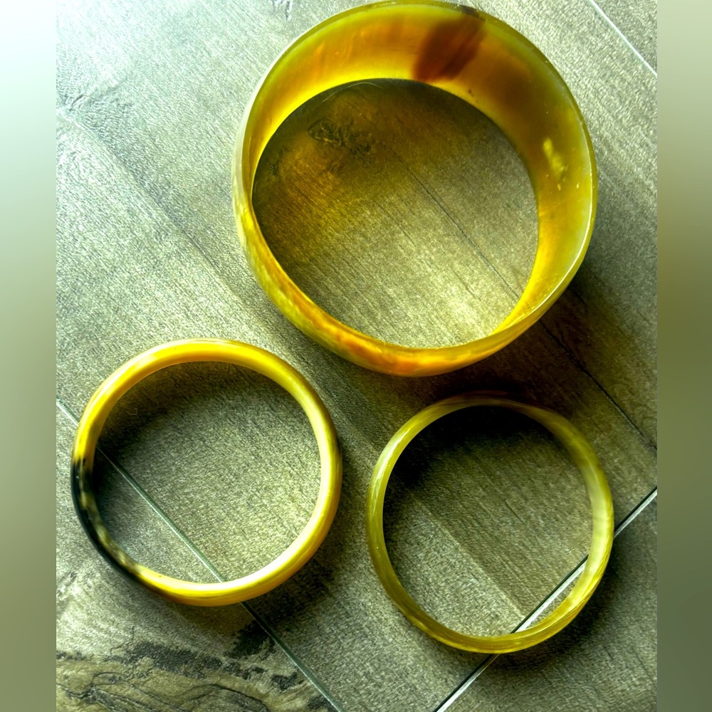 ✨FREE ADD ON✨ Set of Three Brown and Tan Animal Tusk Bangles - Picture 3 of 3